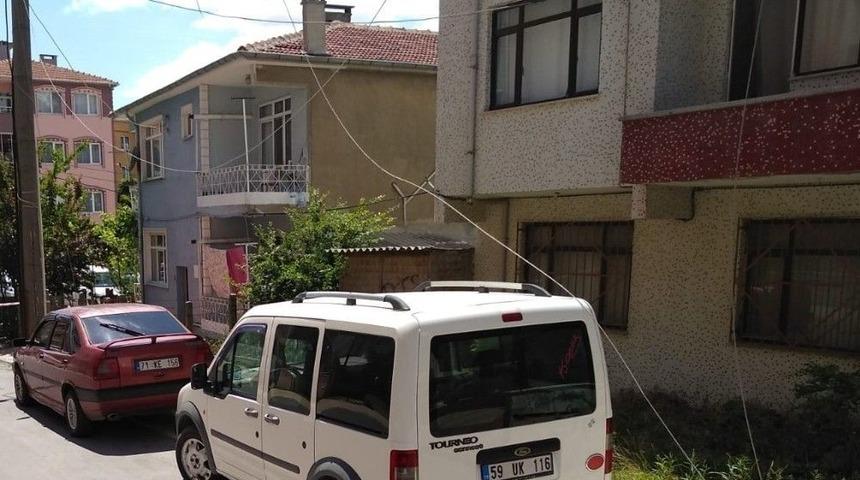 D&uuml;şen Elektrik Telleri Tehlike Sa&ccedil;tı
