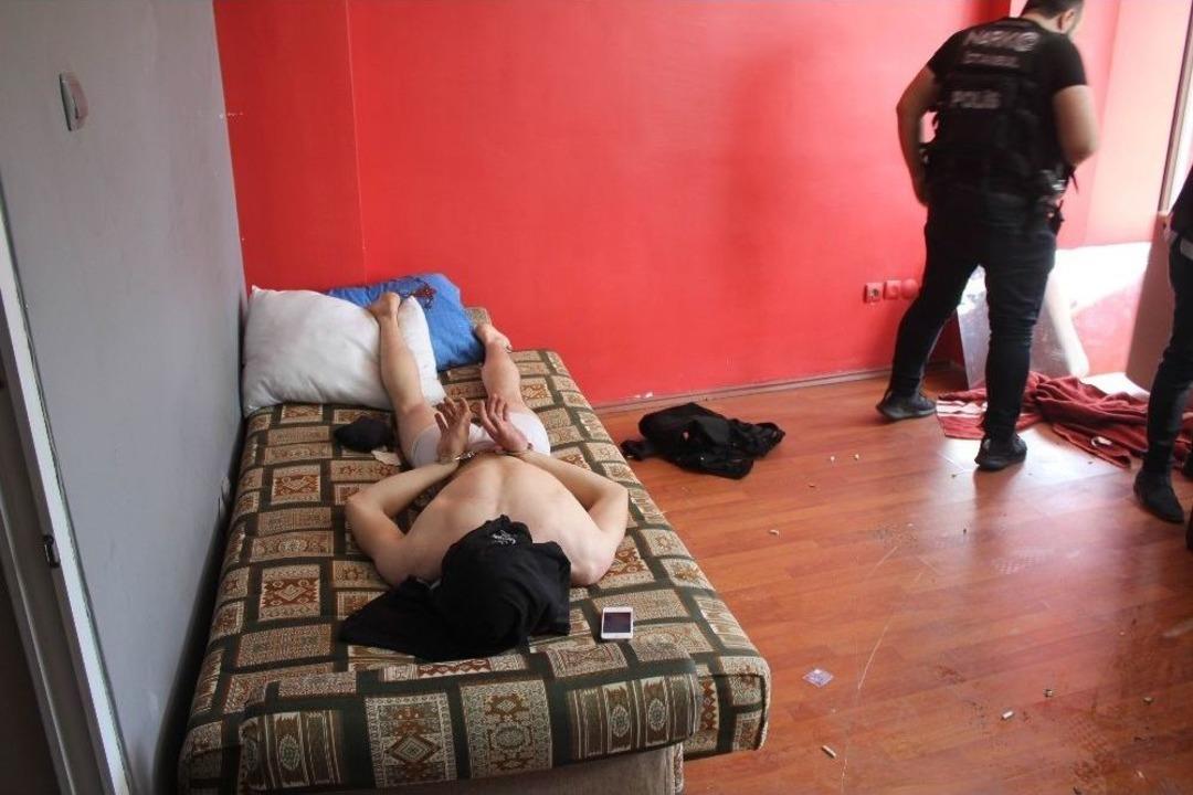 (&ouml;zel) İstanbul&rsquo;da Nefes Kesen Narkotik Operasyonu