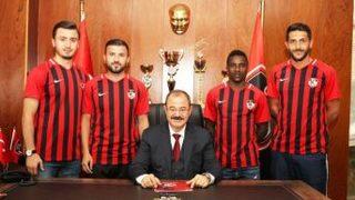 Gazişehir Gaziantep’te 4 İmza Birden