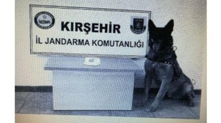 Jandarmanın Ş&uuml;phelendiği Otomobilden Eroin &Ccedil;ıktı
