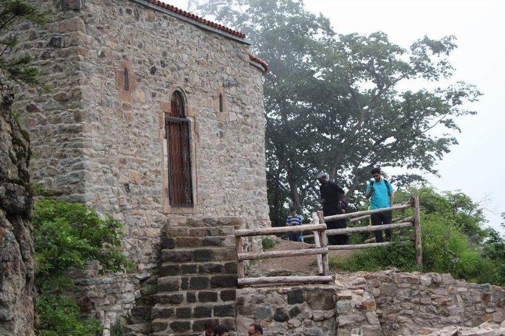 Aya Varvara Kilisesi’ne Arap Turist İlgisi G3