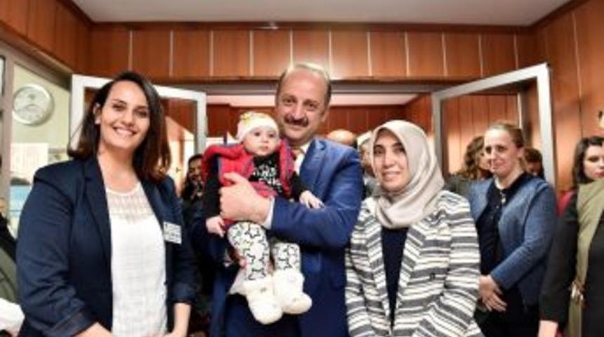 H&uuml;nerli Ellerden Muhteşem Sergi