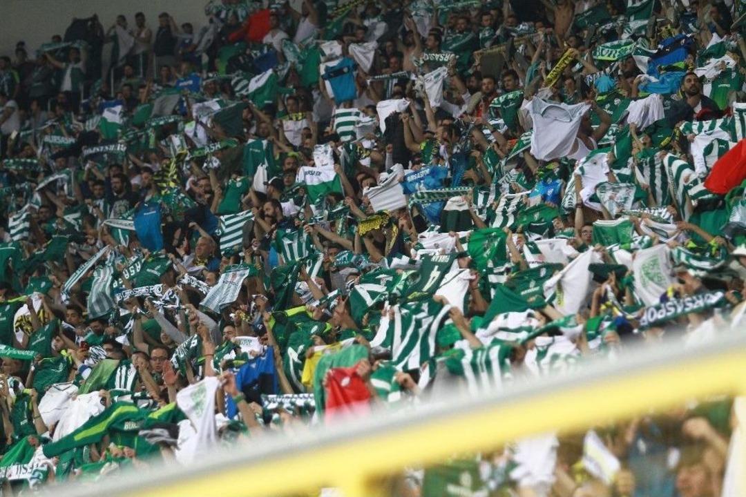 Bursaspor Taraftarı Resital Sundu