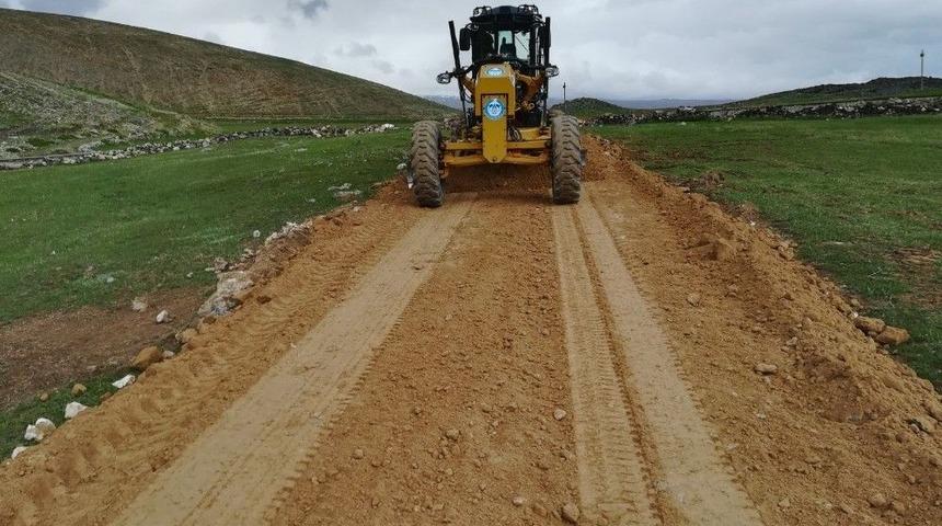 &Ccedil;aldıran&rsquo;da Yol Yapım &Ccedil;alışması
