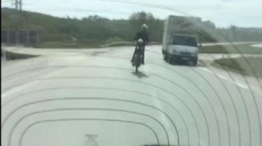 Tek Teker &Uuml;st&uuml;nde Tehlikeli Yolculuk