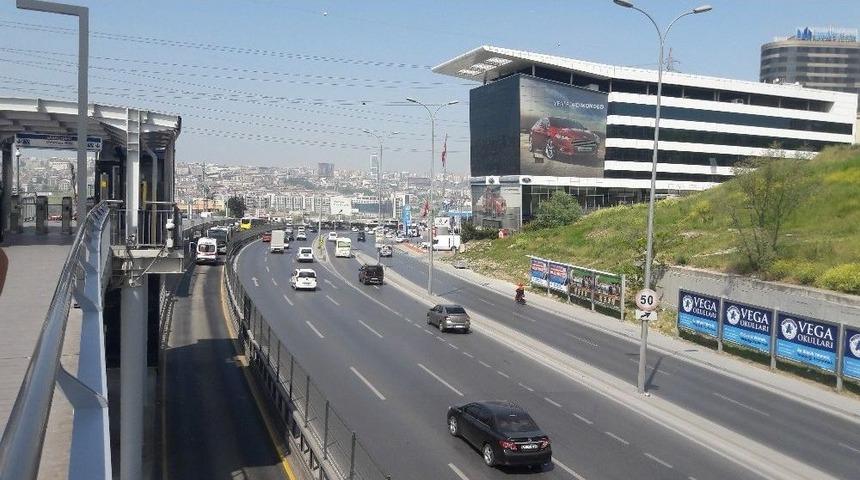 Metrob&uuml;s&uuml;n &Ccedil;arptığı Suriyeli &Ccedil;ocuk İş&ccedil;i Hayatını Kaybetti