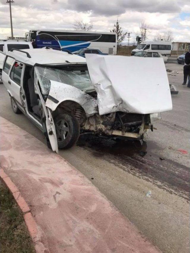 Afyonkarahisar&rsquo;da Trafik Kazası, 3 Yaralı 2