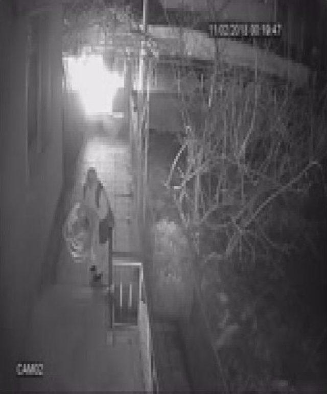 Her Gece Kundak&ccedil;ı Korkusuyla Yaşıyorlar 1