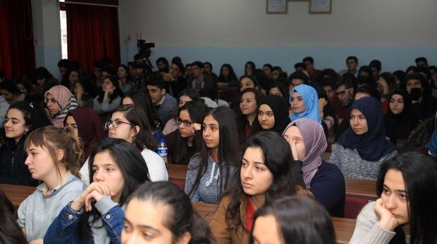 Başkan Palancıoğlu Kariyer G&uuml;nlerine Katıldı