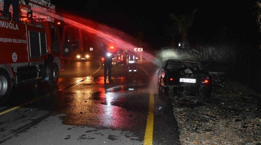 Ortaca&rsquo;da Otomobil Yangını