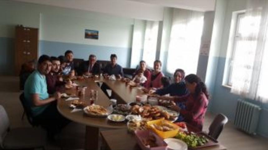 Seminer Sonrası Tayini &Ccedil;ıkan &Ouml;ğretmenler, Kahvaltıda Bir Araya Geldi