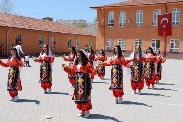 Kermesten Elde Edilen Gelirler Mehmetçik Vakfı’na Bağışlanacak