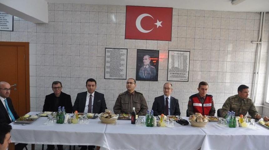 Mehmet&ccedil;iğe Moral Desteği