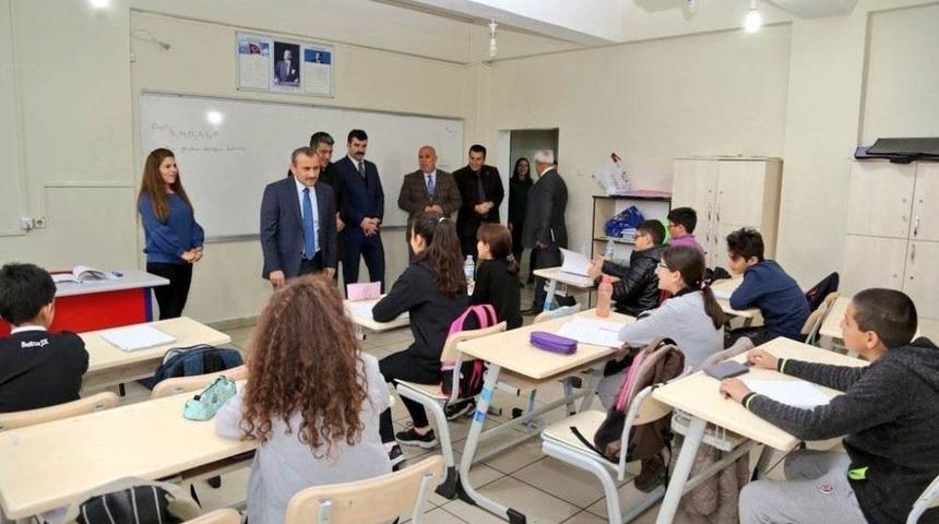 Vali Sonel&rsquo;den Okul Ziyareti