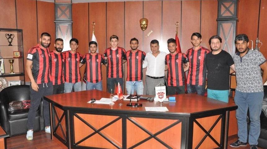 Gaziantepspor 9 Futbolcusuyla Sözleşme Yeniledi