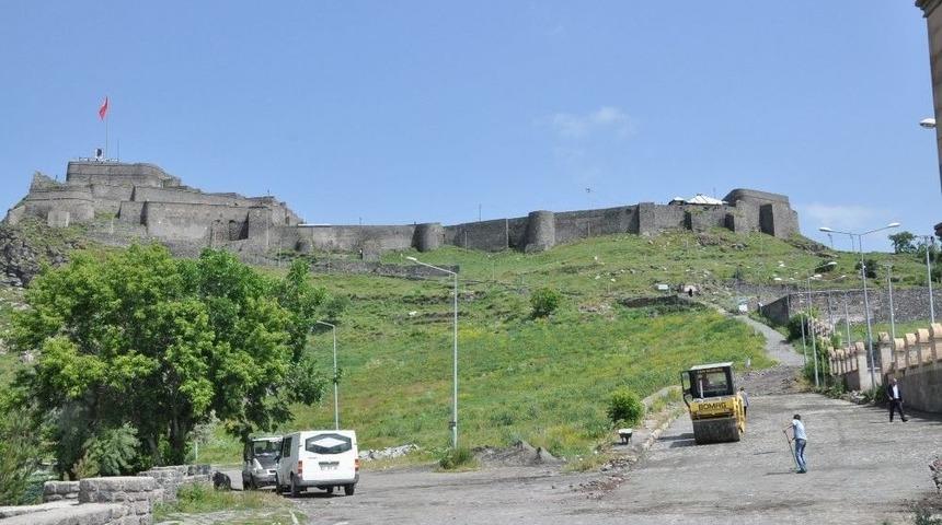 Tarihi Kars Kalesi Altına Kilit Taşı D&ouml;şeniyor