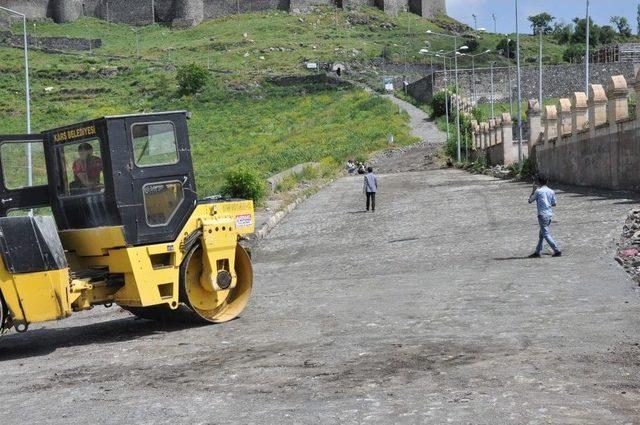 Tarihi Kars Kalesi Altına Kilit Taşı Döşeniyor