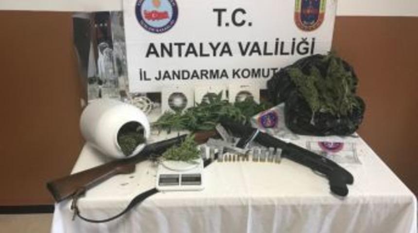 Antalya&rsquo;da 9 Ayrı Adres Eş Zamanlı Uyuşturucu Operasyonu: 7 G&ouml;zaltı