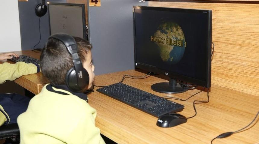 Nitelikli K&uuml;t&uuml;phaneler &Ouml;ğrencilerin Geleceğine Işık Tutuyor