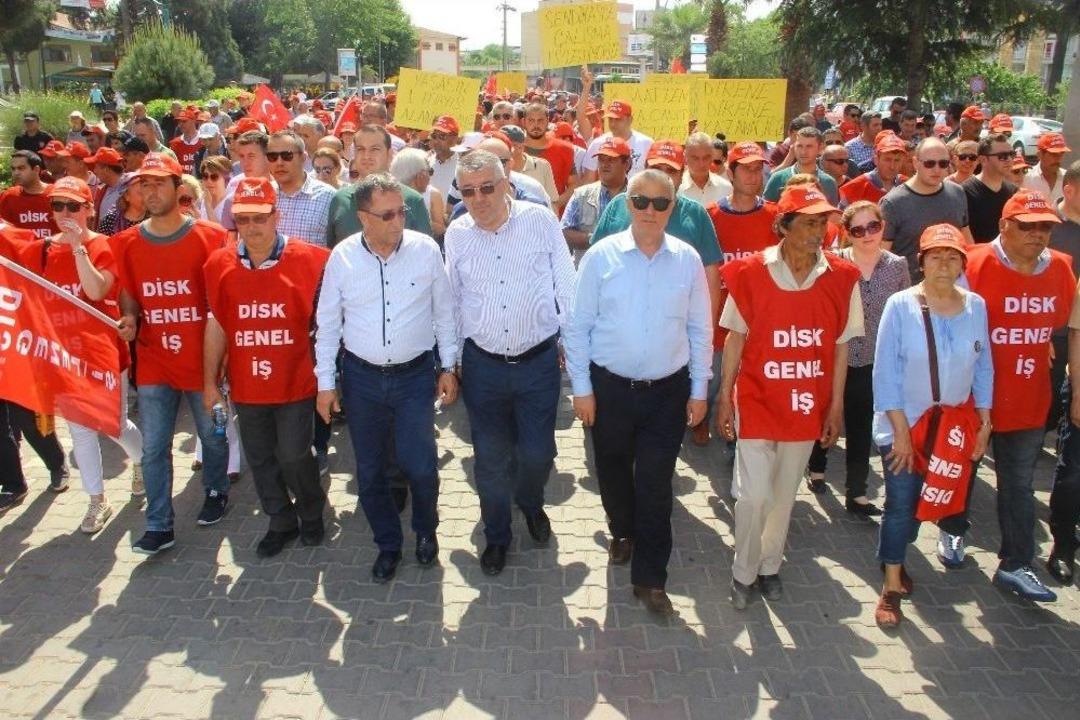 Edremit&rsquo;te 1 Mayıs Kutlandı