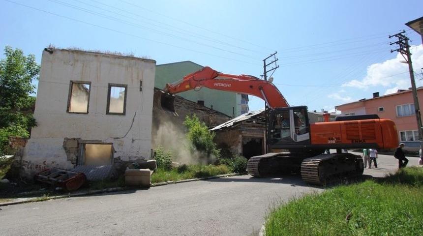 Bayburt Harabe Binalardan Temizleniyor