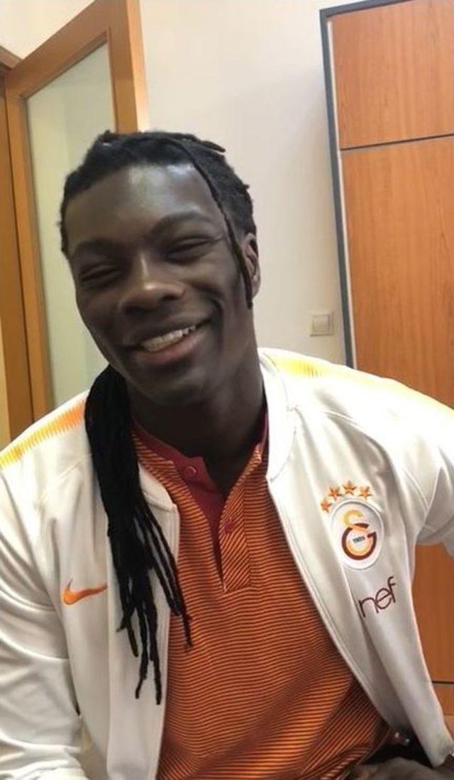 Yıldız Futbolcu Gomis’ten Genç Hastaya Geçmiş Olsun Videosu