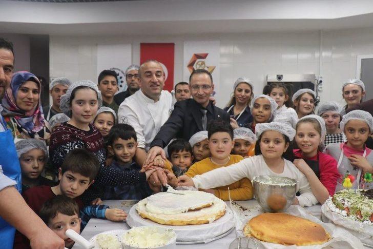 Çölyaklı Çocuklara, Glütensiz Pasta Sürprizi G1