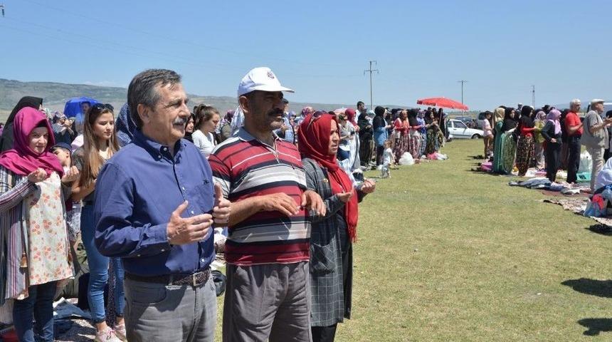 Başkan Ata&ccedil; Yağmur Dualarına Katılmaya Devam Ediyor