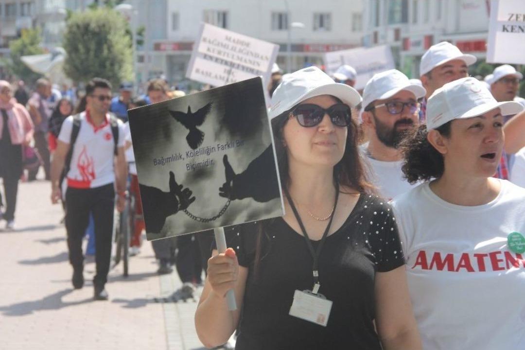 Bolu Bağımlılıkla M&uuml;cadele İ&ccedil;in Y&uuml;r&uuml;d&uuml;