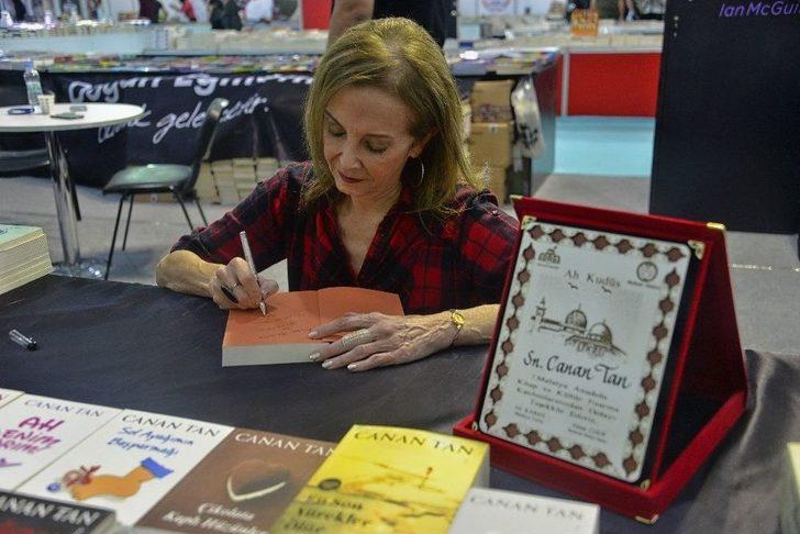 7. Malatya Kitap Fuarı Yazarları Ağırlamaya Devam Ediyor G4