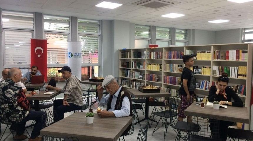 Milletin Kıraathanesine Vatandaşlardan Yoğun İlgi