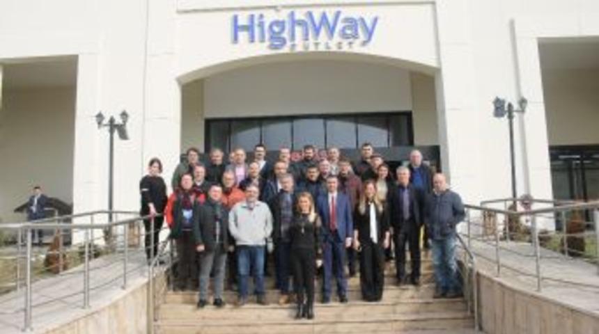 Avm Y&ouml;neticileri Highway&rsquo;de Bir Araya Geldi