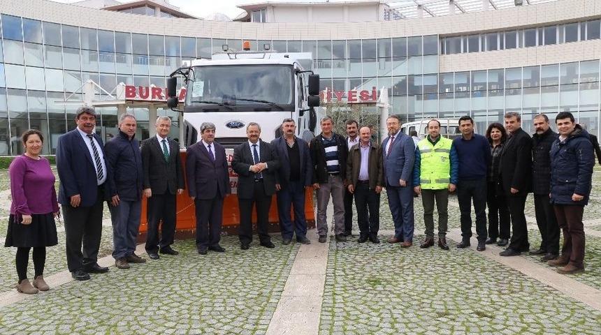 Kar K&uuml;reme Aparatlı Kamyon Hizmete Girdi