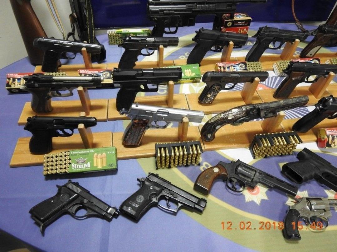 Silah Ka&ccedil;ak&ccedil;ılarına B&uuml;y&uuml;k Darbe: 61 G&ouml;zaltı