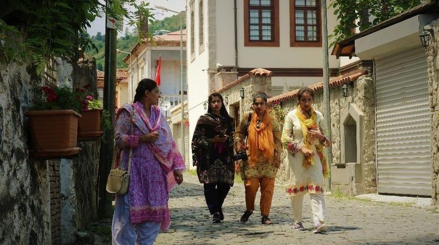 Orta Mahalle&rsquo;ye İlgi Giderek Artıyor