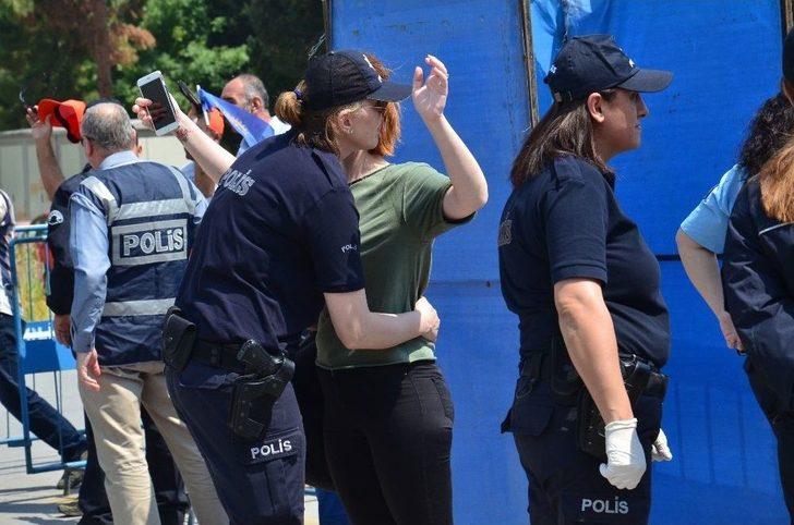 Balıkesir’de 1 Mayıs Kutlamaları Sönük Geçti G5