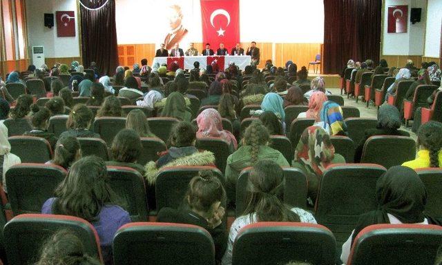 Arabanlı Kadınlar, Kahraman Mehmetçik İçin Atkı Ve Bere Örecek