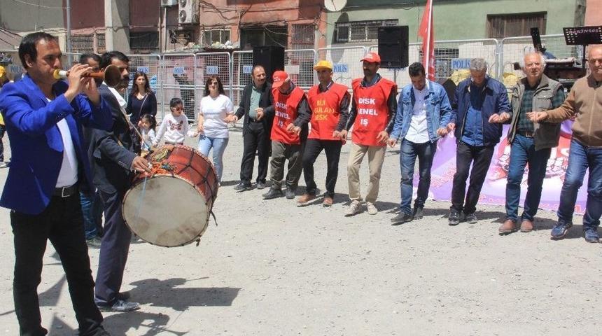 Hakkari&rsquo;de Halaylı &lsquo;1 Mayıs&rsquo; Kutlaması