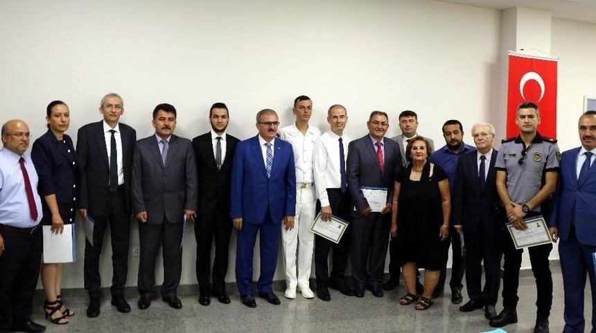 Antalya&rsquo;da Uyuşturucu İle M&uuml;cadele Edenler &Ouml;d&uuml;llendirildi