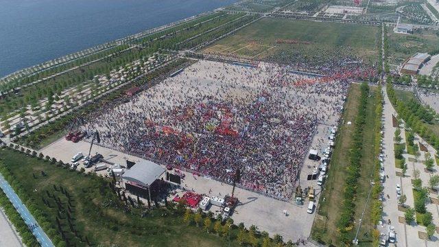 Maltepe’de Kutlamalar Başladı, Kalabalık Havadan Görüntülendi