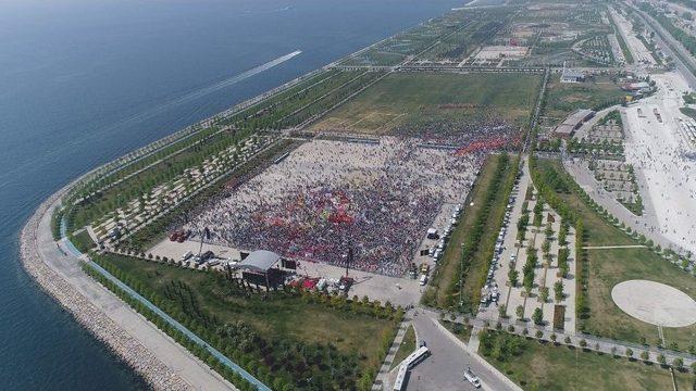 Maltepe’de Kutlamalar Başladı, Kalabalık Havadan Görüntülendi