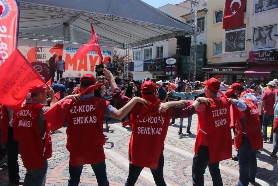 Basın Bildirisini Okuyan İş&ccedil;i Baygınlık Ge&ccedil;irdi