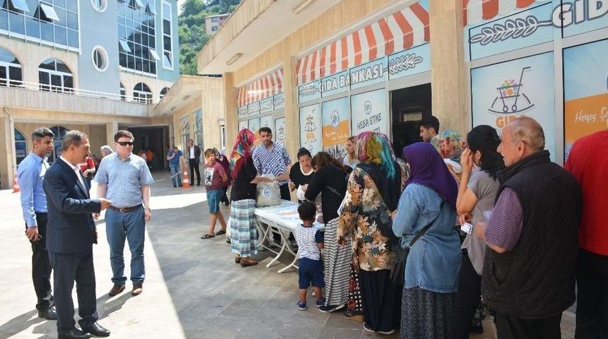 Kdz. Ereğli Belediyesi&rsquo;nden 250 Aileye Gıda Yardımı