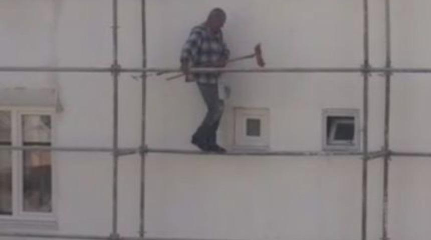 Ekmek Parası İ&ccedil;in &Ouml;l&uuml;me Davetiye &Ccedil;ıkardı