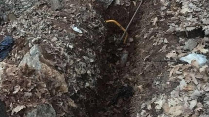 Tunceli&rsquo;de Ter&ouml;ristlerin Toprak Altına Gizlediği Malzemeler Ele Ge&ccedil;irildi