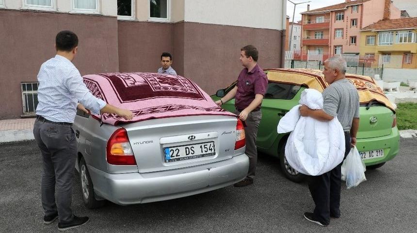 Araçlarını Sarıp Sarmaladılar, Bekliyorlar