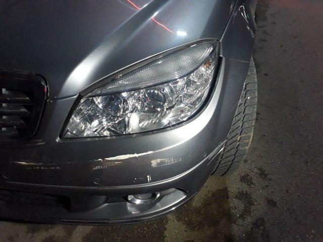 Ehliyetsiz S&uuml;r&uuml;c&uuml; 5 Araca Birden &Ccedil;arpıp Ka&ccedil;tı 2