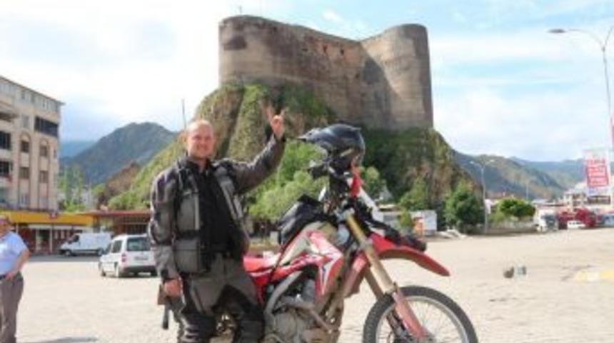 Slovakyalı Gezgin Oltu’yu Ziyaret Etti