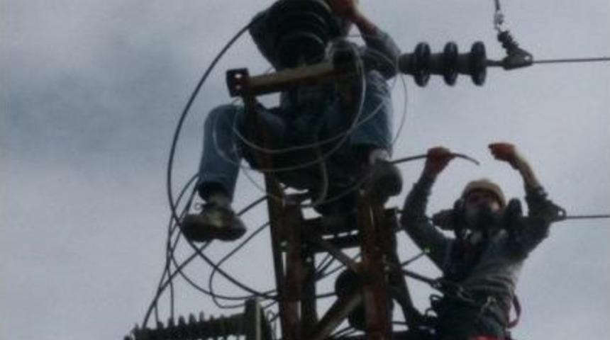 Dicle Elektrik Bor&ccedil;lu &Ccedil;ift&ccedil;ilerin Elektriğini Kesiyor