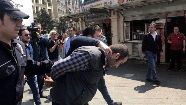 Taksim’de Eylem Yapmak İsteyen 4 Kişi Gözaltına Alındı